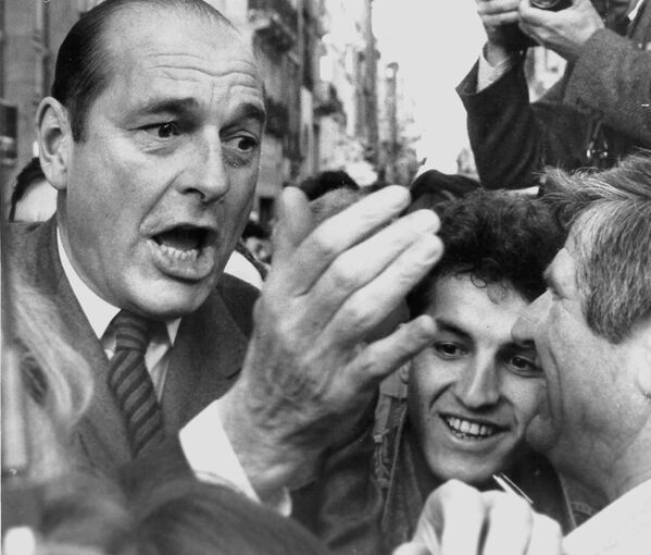 Премьер-министр Франции Жак Ширак в Бордо. 11 марта 1988 года - Sputnik Узбекистан