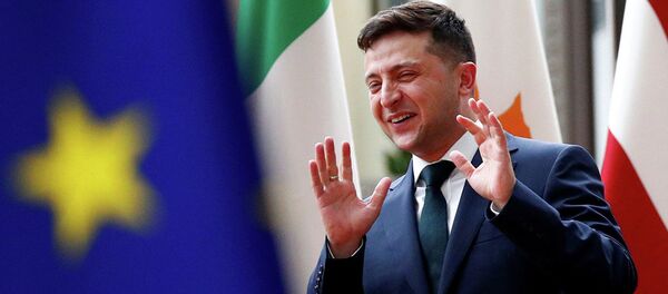 Президент Украины Владимир Зеленский во время визита в Брюссель. Архивное фото - Sputnik Узбекистан