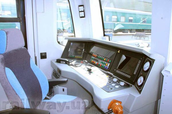 Приехали: до конца года новые вагоны появятся в метро Приехали: до конца года новые вагоны появятся в метро - Sputnik Узбекистан