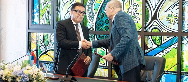 Подписание меморандума о сотрудничестве во время открытия Дней узбекского кино в РФ - Sputnik Узбекистан