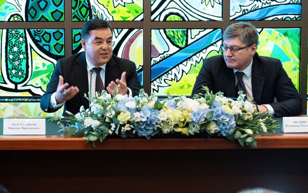Подписание меморандумов о сотрудничестве в посольстве Узбекистана в Москве в ходе торжественного открытия Дней узбекского кино   - Sputnik Узбекистан