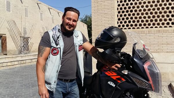 Шипы и розы мотофестиваля в Бухаре - Sputnik Узбекистан