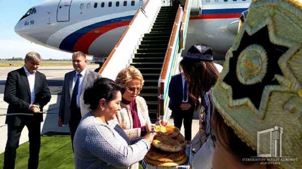 Валентина Матвиенко прибыла в Бухару - фото - Sputnik Узбекистан