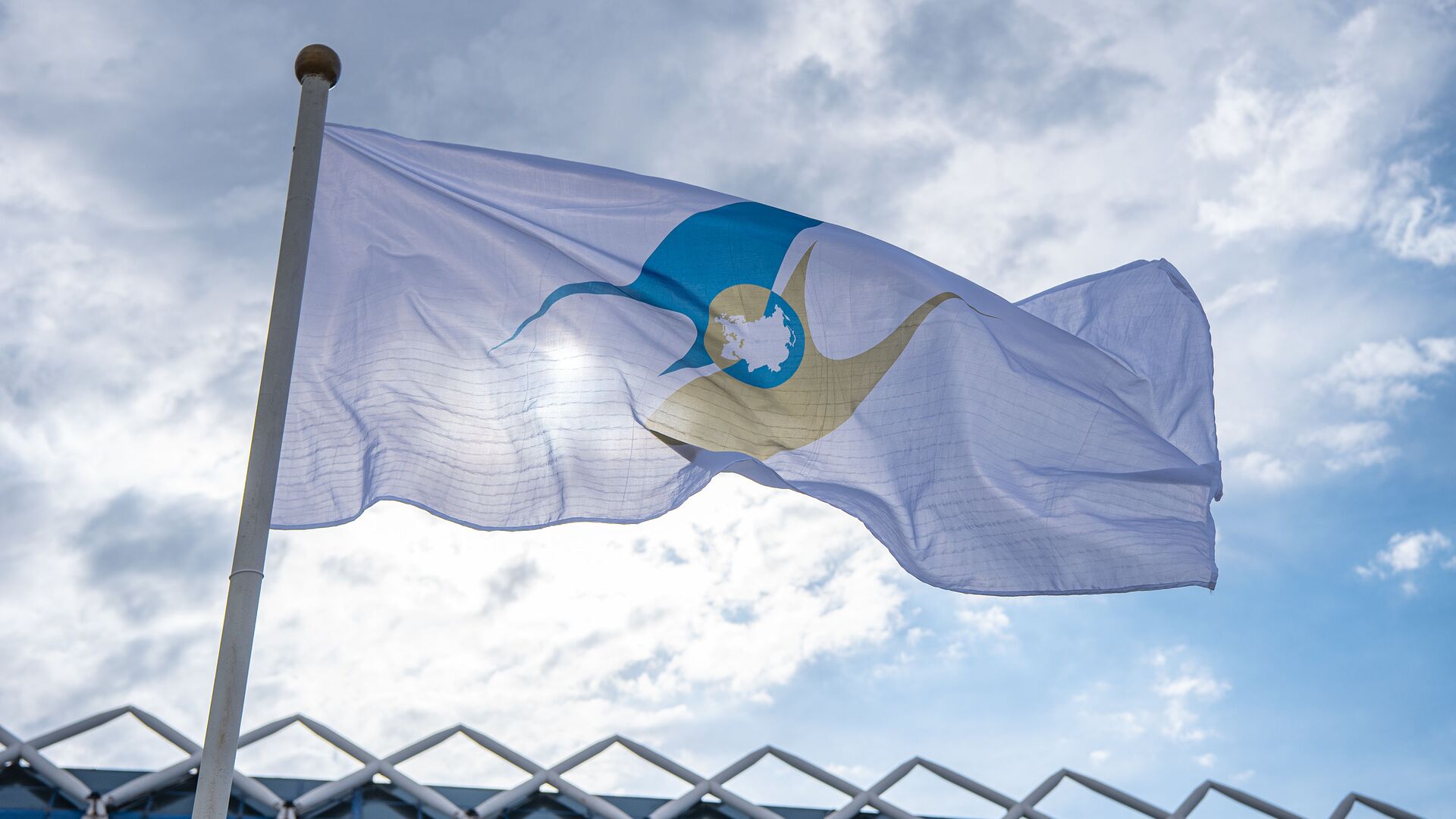 Флаг с символикой Евразийского экономического союза (ЕАЭС) - Sputnik Ўзбекистон, 1920, 09.12.2022