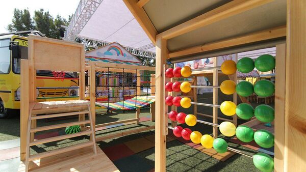 Министерство дошкольного образования презентовало детские сады на колесах - Sputnik Ўзбекистон