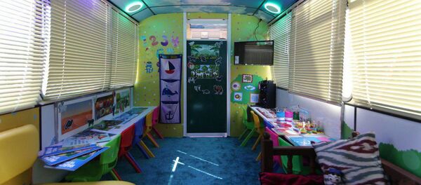 Министерство дошкольного образования презентовало детские сады на колесах - Sputnik Узбекистан