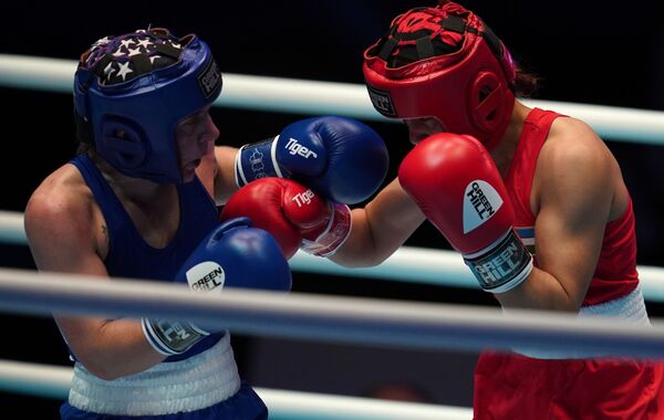 Третья узбекистанка вышла в 1/8 ЧМ по боксу в Улан-Удэ - Sputnik Узбекистан