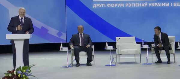 Зеленский напугал Лукашенко на встрече в Житомире - видео Зеленский напугал Лукашенко на встрече в Житомире - видео - Sputnik Ўзбекистон