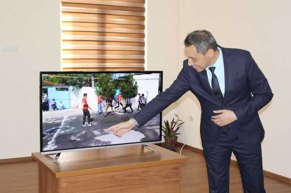 Без шайбы, льда, коньков и правил: узбекский хоккей возродят по-махаллински - Sputnik Узбекистан