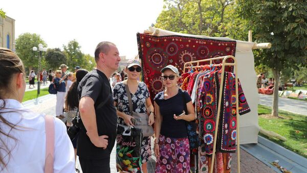 В Самарканде прошел фестиваль Silk Road Bazar - Sputnik Узбекистан