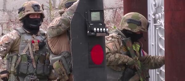 ФСБ РФ пресекла деятельность группы российских граждан по финансированию террористов ФСБ РФ пресекла деятельность группы российских граждан по финансированию террористов - Sputnik Ўзбекистон