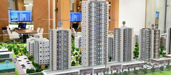 Шавкат Мирзиёев ознакомился со строительством современных энергоэффективных домов - Sputnik Узбекистан