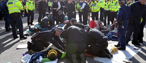 Протесты экоактивистов в Лондоне  - Sputnik Узбекистан