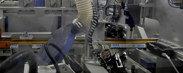 Изготовление металлопластиковых (ПВХ) окон на предприятии Изготовление металлопластиковых (ПВХ) окон на предприятии - Sputnik Узбекистан