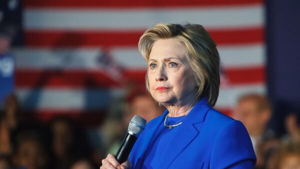 Предвыборное ралли кандидата в президенты США Хиллари Клинтон в штате Кентукки - Sputnik Узбекистан