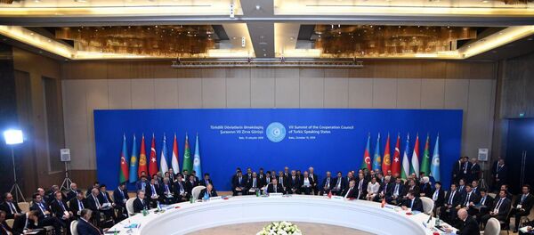 Мирзиёев предложил провести форум предпринимателей в Узбекистане Мирзиёев предложил провести форум предпринимателей в Узбекистане - Sputnik Узбекистан