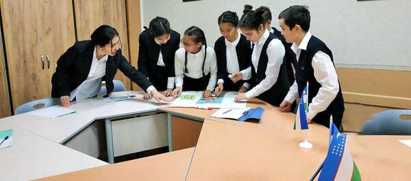 Урок в одной из школ Ташкента - Sputnik Узбекистан