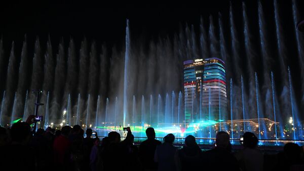 Главная фишка парка - гигантский танцующий фонтан в центре Ташкент-Сити - Sputnik Узбекистан