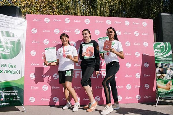 В Ташкенте прошел женский благотворительный забег - Sputnik Узбекистан