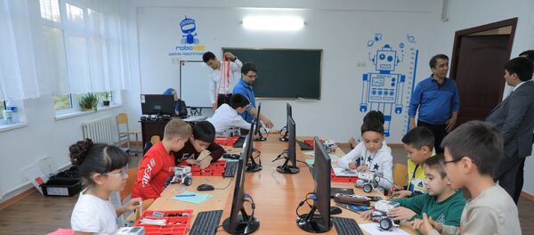 Курсы по робототехнике - Sputnik Узбекистан