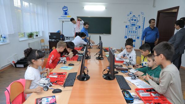 Курсы по робототехнике - Sputnik Узбекистан