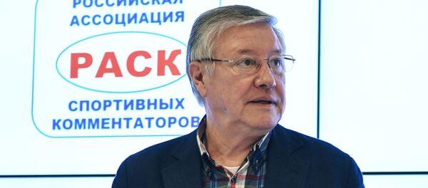 Российский спортивный комментатор Геннадий Орлов Российский спортивный комментатор Геннадий Орлов - Sputnik Ўзбекистон