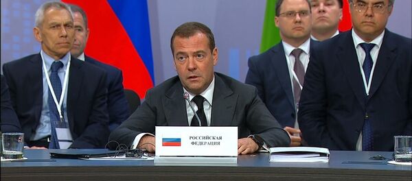 Это неконкурентная борьба: Медведев о заявлении США по Узбекистану и ЕАЭС Это неконкурентная борьба: Медведев о заявлении США по Узбекистану и ЕАЭС - Sputnik Узбекистан