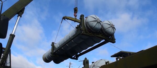 Raketnie kompleksi S-300 perebrosili v Tadjikistan - video - Sputnik O‘zbekiston