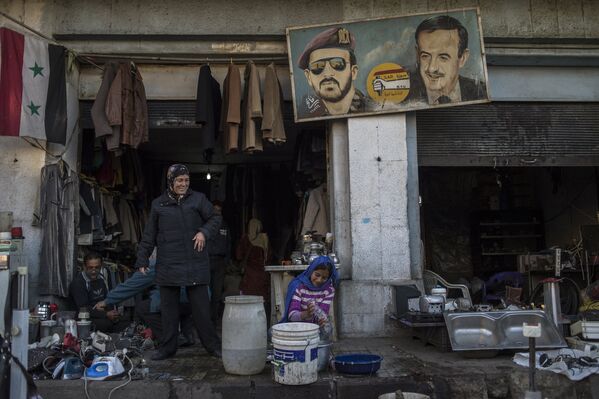 Люди на одной из улиц Дамаска - Sputnik Узбекистан