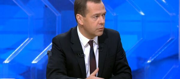 Интервью премьер-министра РФ Дмитрия Медведева российским телеканалам Интервью премьер-министра РФ Дмитрия Медведева российским телеканалам - Sputnik Ўзбекистон