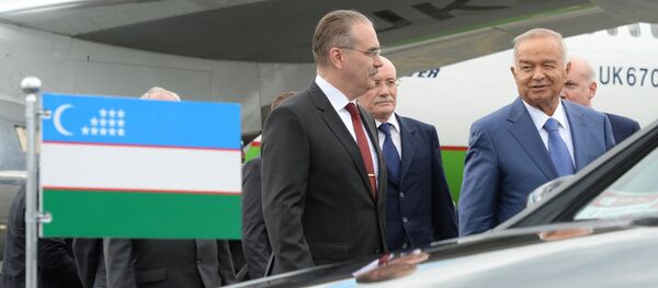 Президент Республики Узбекистан Ислам Каримов (справа) - Sputnik Узбекистан