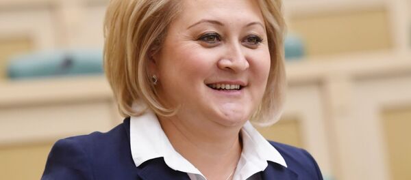 Председатель Комитета Совета Федерации РФ по науке, образованию и культуре Лилия Гумерова на заседании Совета Федерации РФ. - Sputnik Узбекистан