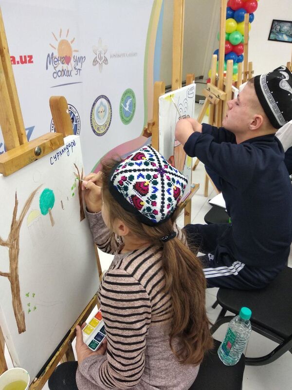 Barchasi birinchi o‘rinda: Toshkentda rasm chizish bo‘yicha ko‘rik tanlovi o‘tkazildi - Sputnik O‘zbekiston