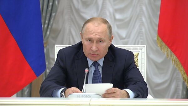 Путин: пещерные русофобы и маргиналы объявили войну русскому языку - Sputnik Узбекистан