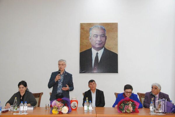 “Qizil o‘zbek” Sharof Rashidovning biografiyasi rossiyalik tarixchi talqinida “Qizil o‘zbek” Sharof Rashidovning biografiyasi rossiyalik tarixchi talqinida - Sputnik O‘zbekiston