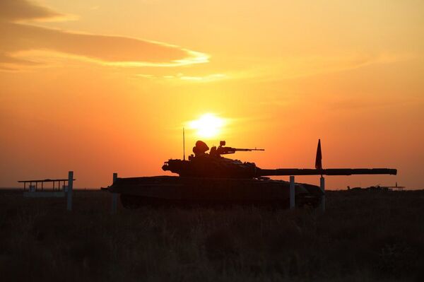 В Узбекистане введен в эксплуатацию крупнейший военный полигон В Узбекистане введен в эксплуатацию крупнейший военный полигон - Sputnik Узбекистан