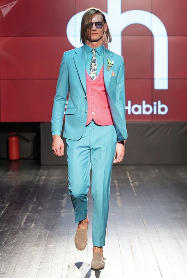 Главное, чтобы костюмчик сидел: история успеха дизайнера Сухроба Хабиба Главное, чтобы костюмчик сидел: история успеха дизайнера Сухроба Хабиба - Sputnik Узбекистан