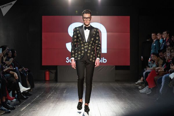 Главное, чтобы костюмчик сидел: история успеха дизайнера Сухроба Хабиба Главное, чтобы костюмчик сидел: история успеха дизайнера Сухроба Хабиба - Sputnik Узбекистан