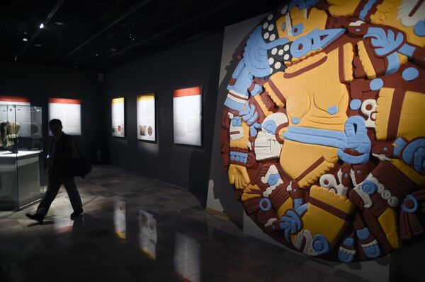 Фрагмент выставки Краски великого Теночтитлана в музее Templo Mayor в Мехико - Sputnik Узбекистан