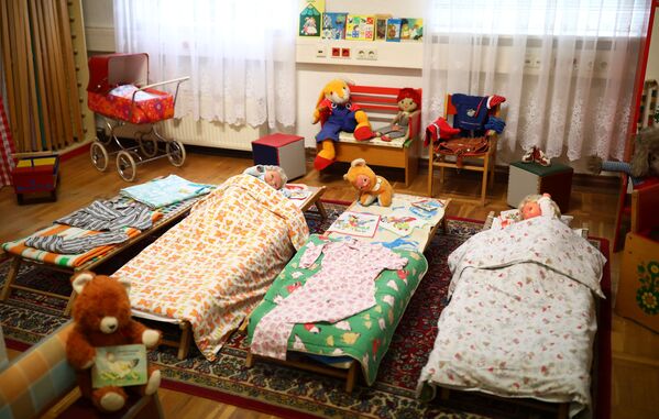 Спальня детского сада в музее ГДР в Пирне, Германия - Sputnik Узбекистан