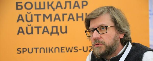 Директор по научной работе Фонда развития и поддержки Международного клуба Валдай Федор Лукьянов - Sputnik Узбекистан
