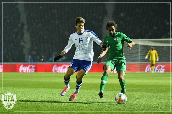 Гол Шомуродова не помог Узбекистану одолеть Саудовскую Аравию - Sputnik Узбекистан