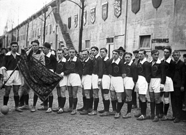 Sovet Ittifoqi futbolchilari Fransiyada, 1926-yil. - Sputnik O‘zbekiston