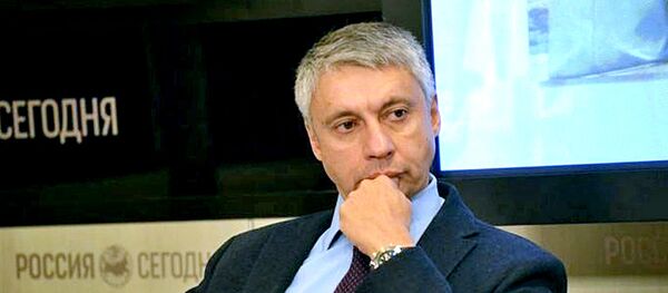 Александр Сафонов, проректор Академии труда и социальных отношений Александр Сафонов, проректор Академии труда и социальных отношений - Sputnik Узбекистан