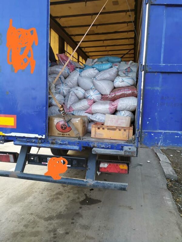 Кыргызстан намерен ввести запрет на ввоз овощей и фруктов из Узбекистана - Sputnik Узбекистан