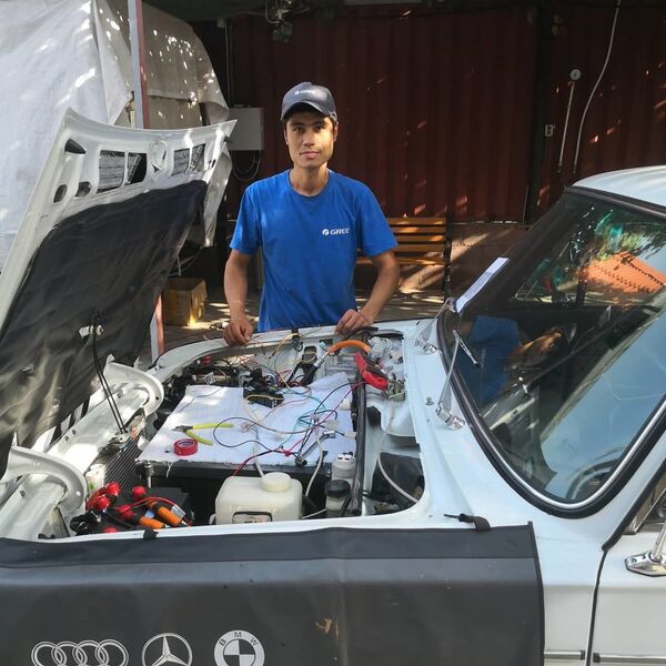 Ўзбек йигити “Жигули”дан электромобил ясади Ўзбек йигити “Жигули”дан электромобил ясади - Sputnik Ўзбекистон