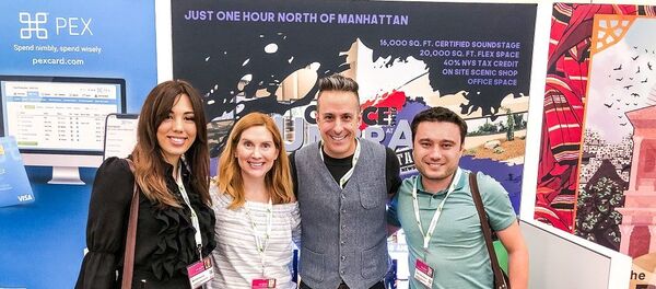 Узбекские кинодеятели на фестивале в США Узбекские кинодеятели на фестивале в США - Sputnik Узбекистан