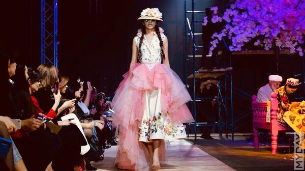 Древние традиции и эстетика Востока: открытие Недели моды в Ташкенте - Sputnik Узбекистан