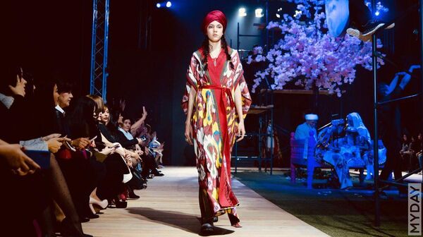 Древние традиции и эстетика Востока: открытие Недели моды в Ташкенте - Sputnik Узбекистан