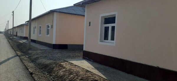 Джизакских цыган обеспечили новыми домами - Sputnik Узбекистан